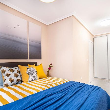 Apartamento A 3 Minutos De La Playa Torrevieja Luaran gambar