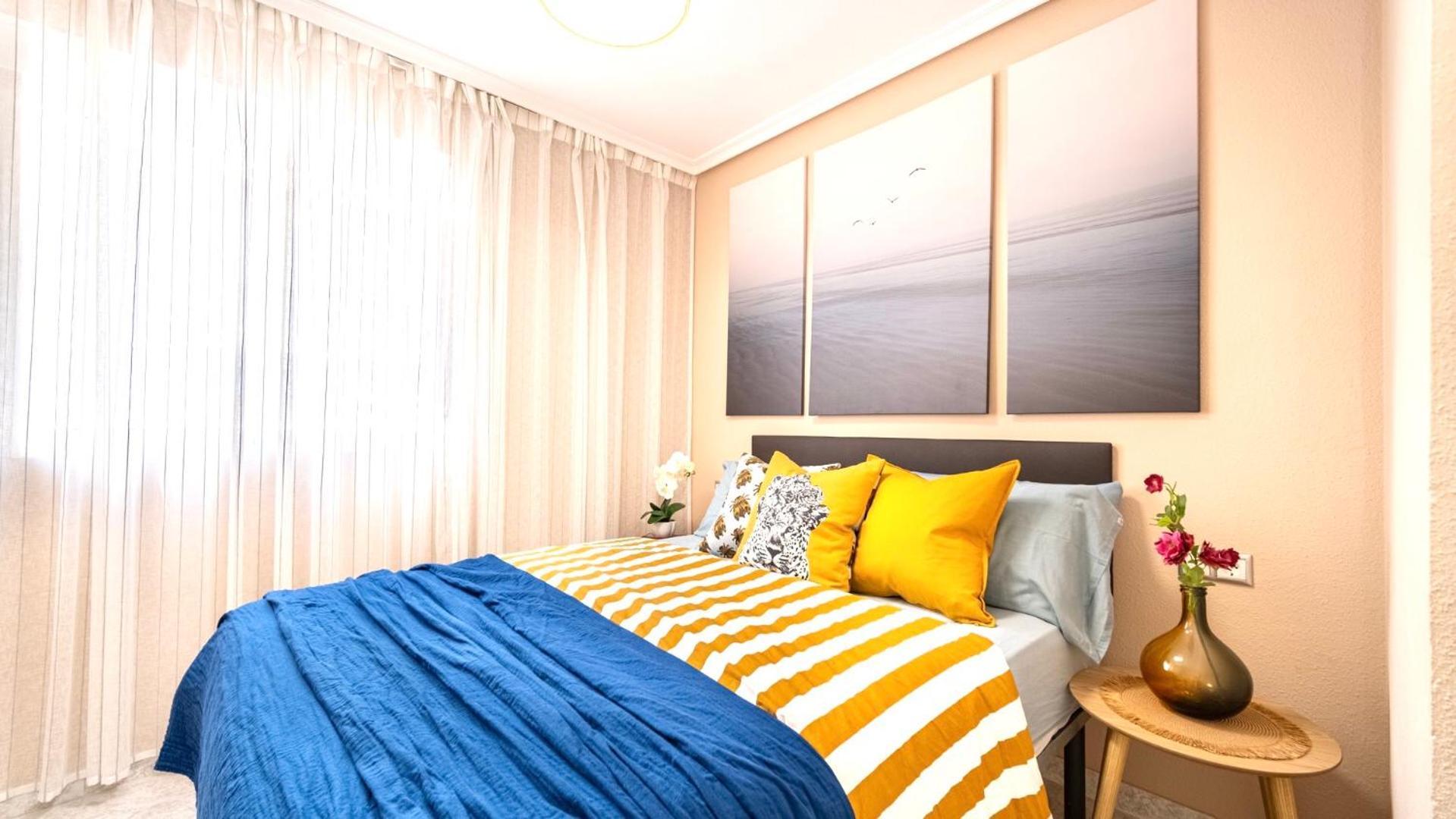 Apartamento A 3 Minutos De La Playa Torrevieja Luaran gambar